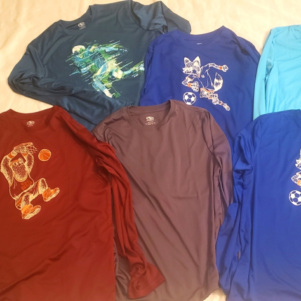 6 Pieces  includes graphic and solid long-sleeve tee